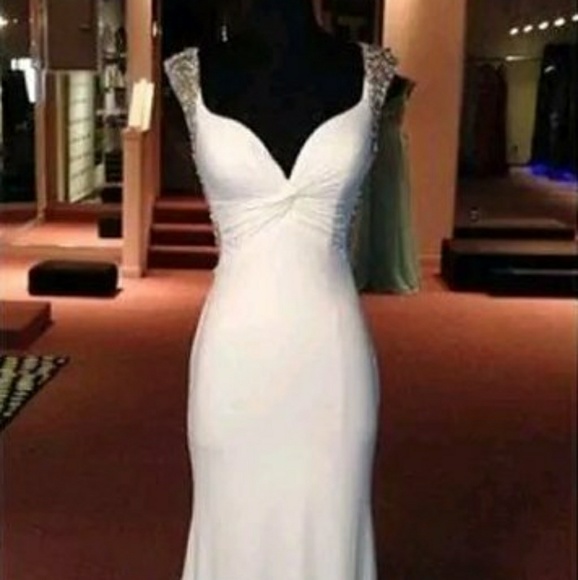 Bling with a twist gown - Picture 2 of 8